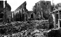 Zerstörte St.-Amandus-Kirche 1945