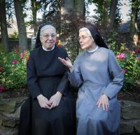 Sie werden in der Kleinen Oase fehlen: Schwester Georgia (li.) und Schwester Annamaria. (Foto: Kalthoff, DMP, 03.07.15)